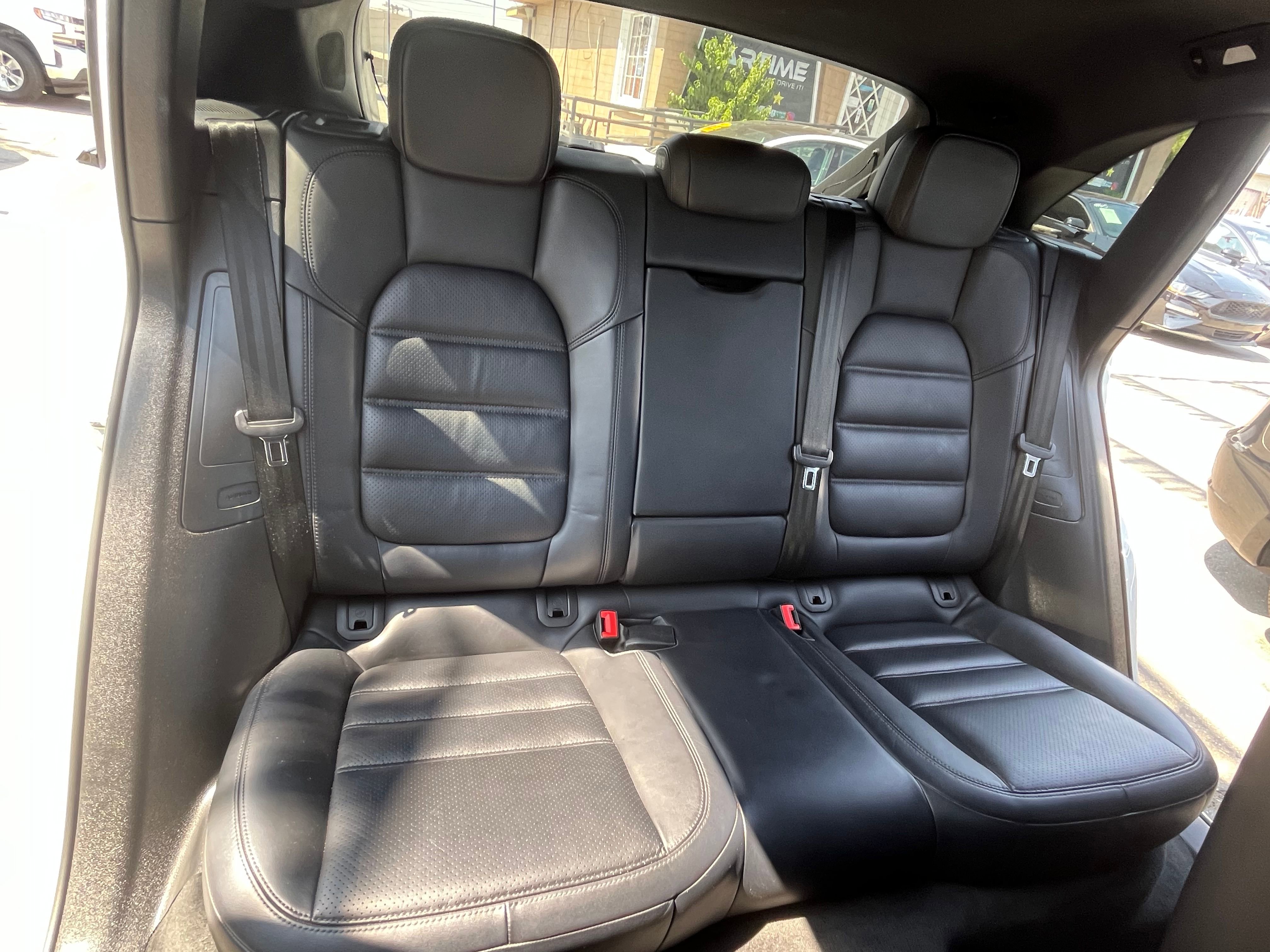 Vehicle image 20 of 82