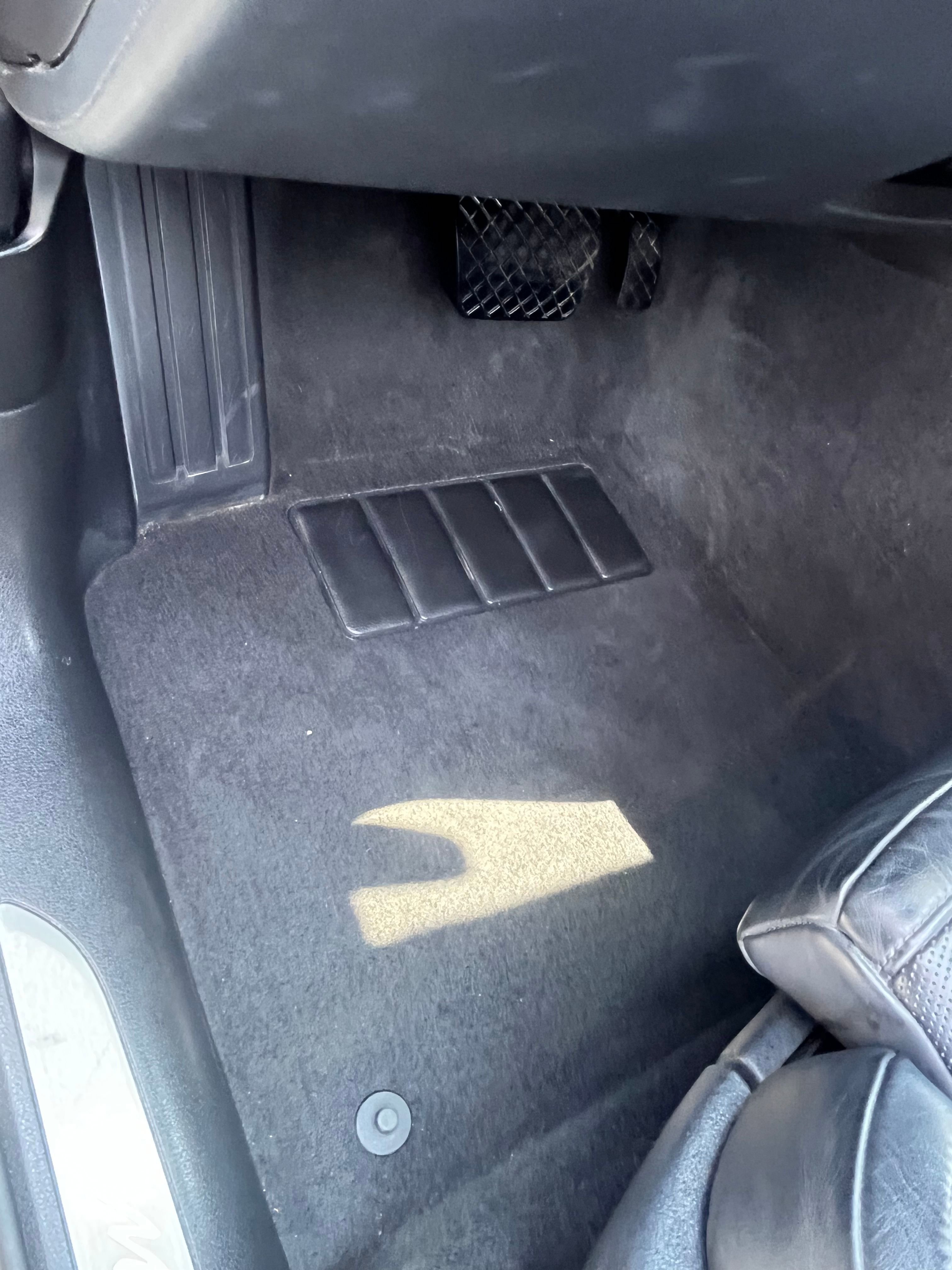 Vehicle image 16 of 82