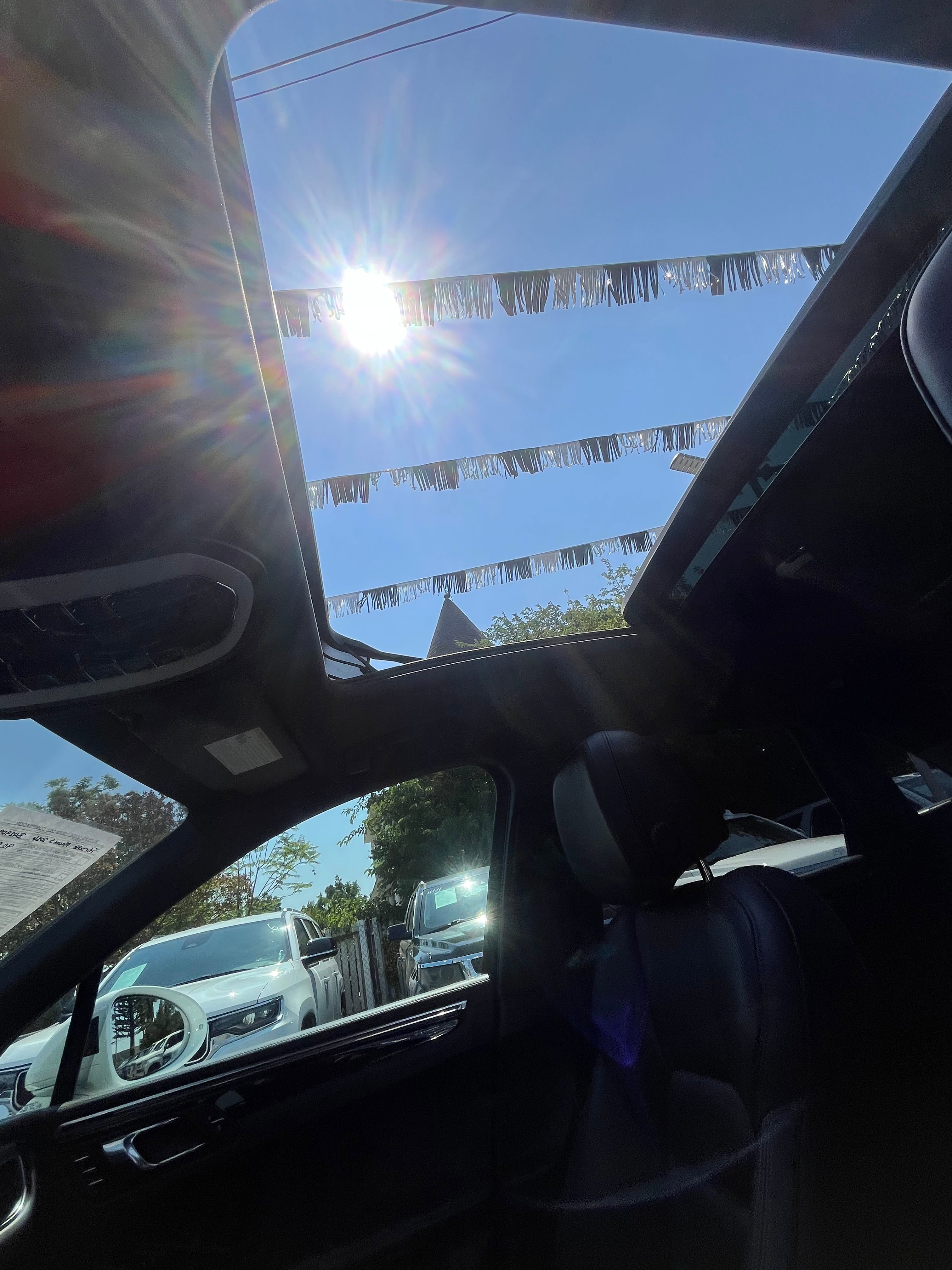 Vehicle image 27 of 82