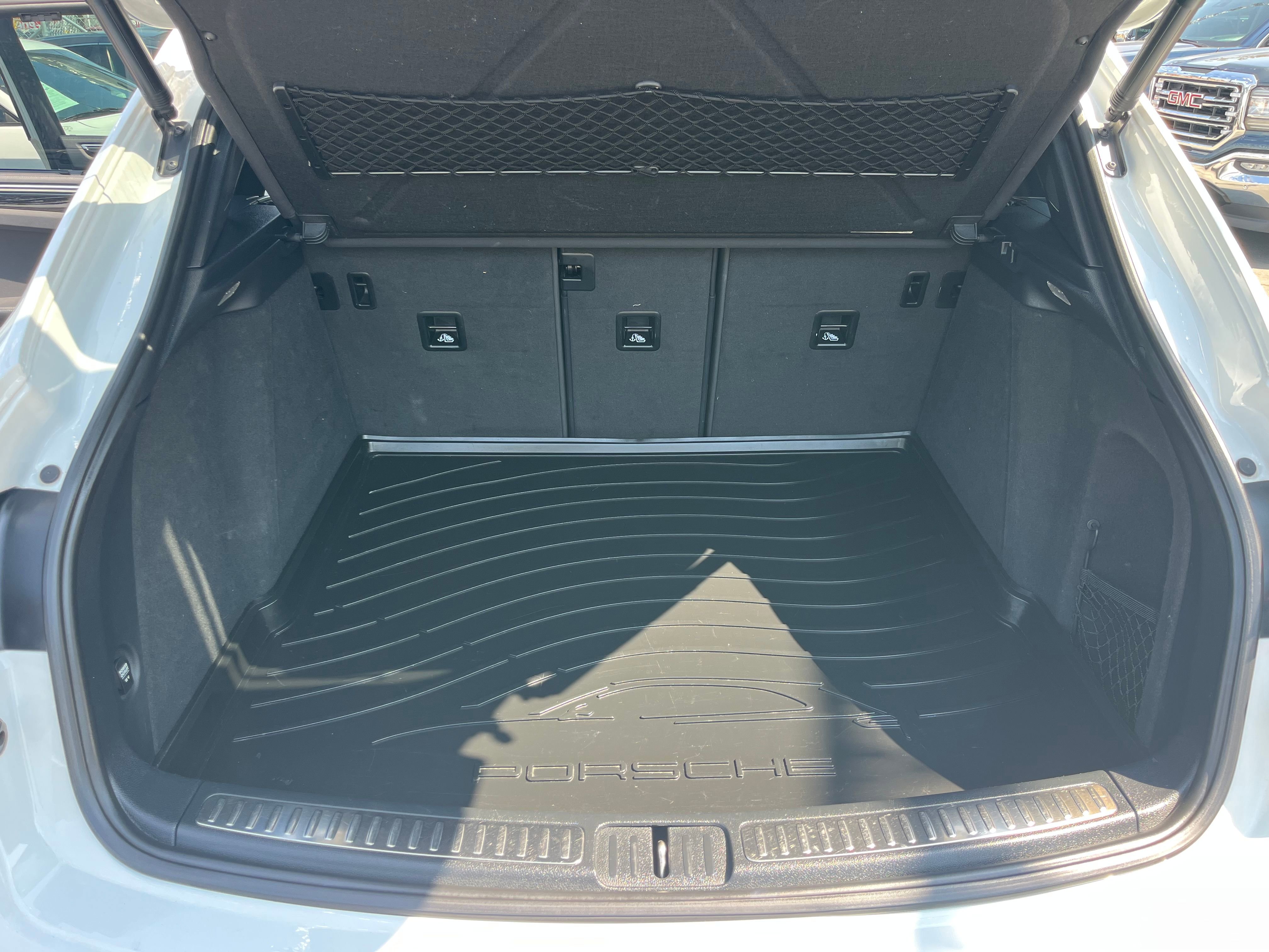 Vehicle image 14 of 82