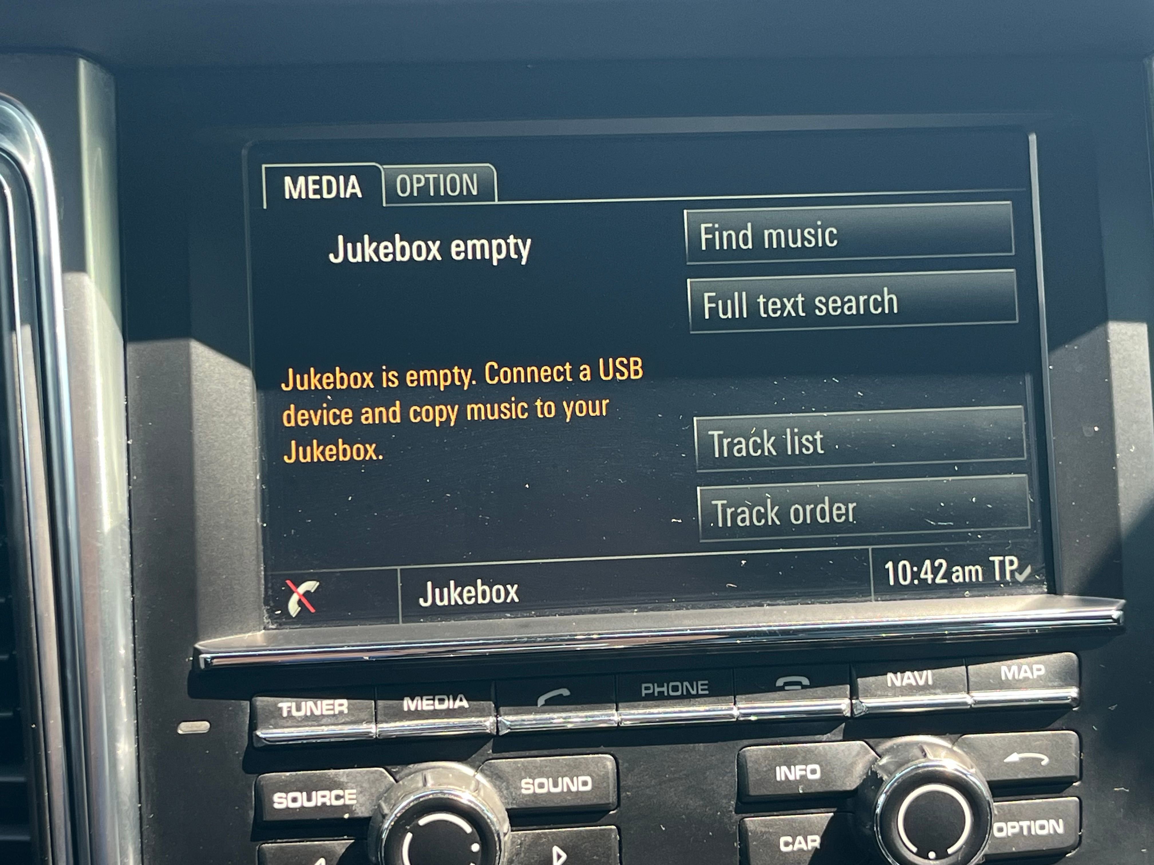 Vehicle image 33 of 82