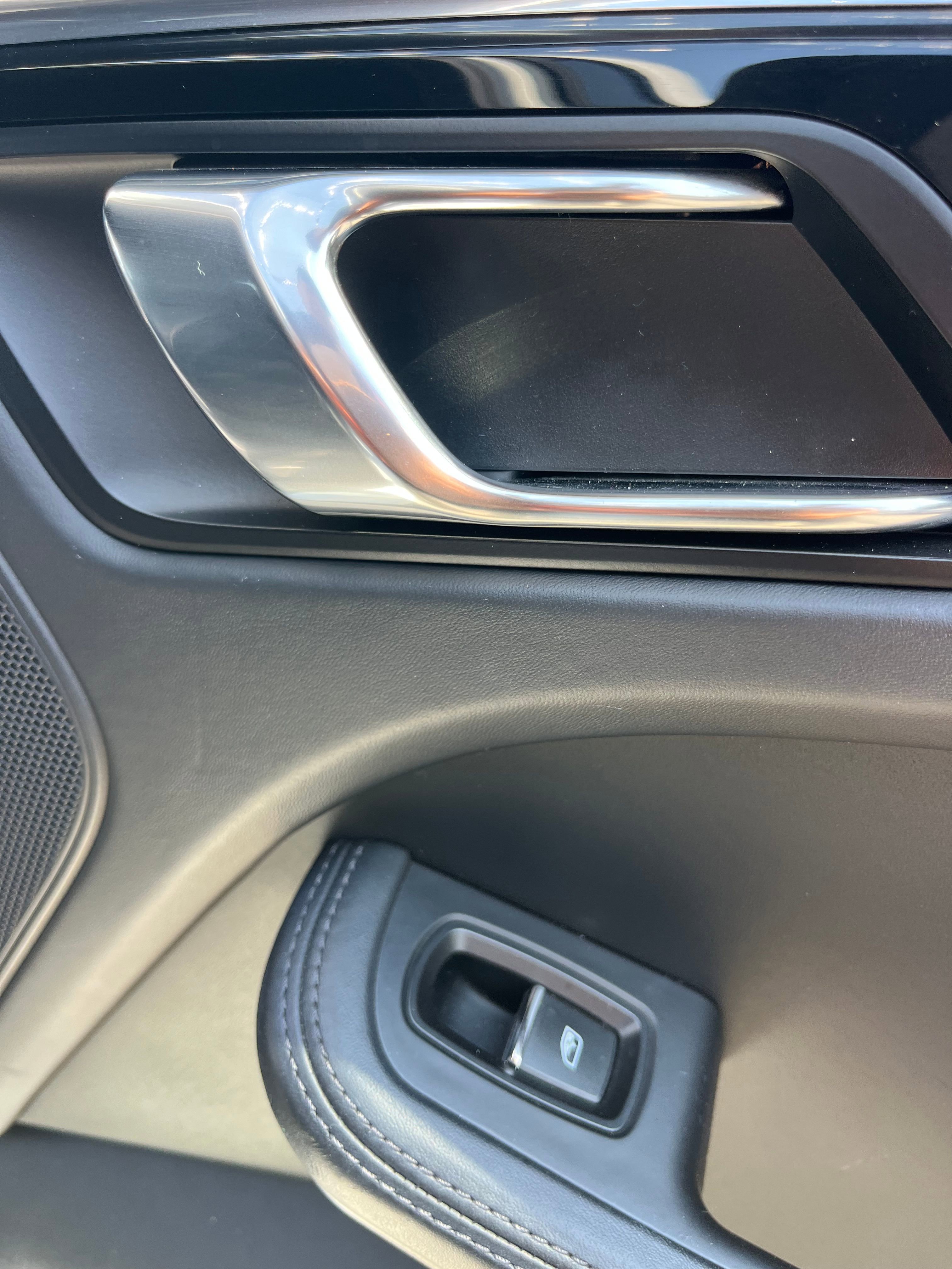 Vehicle image 62 of 82