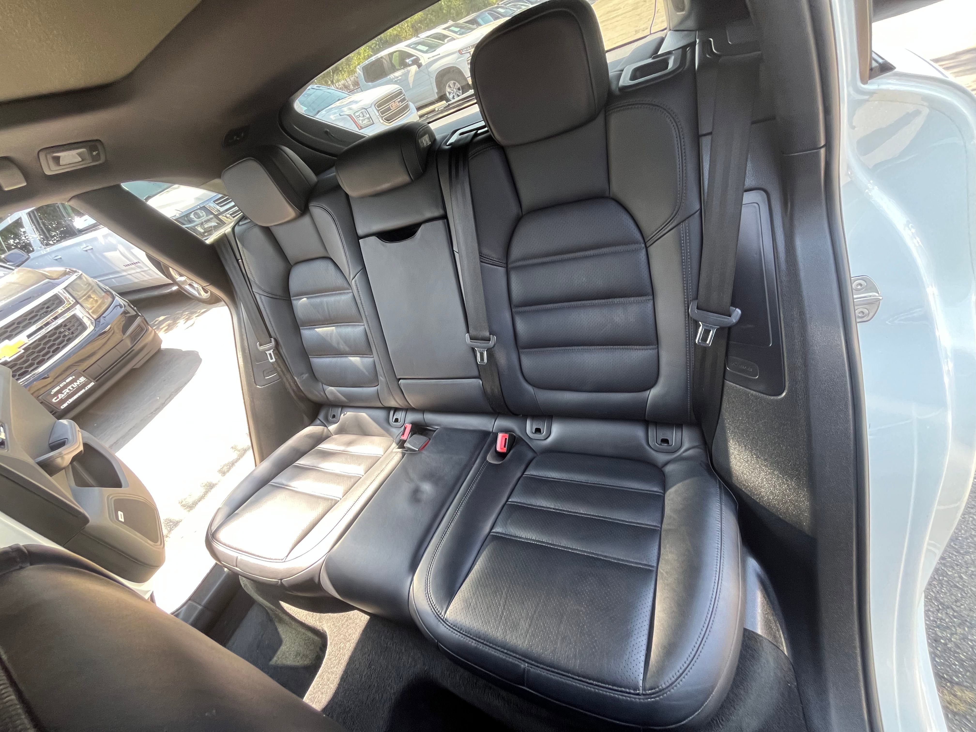 Vehicle image 17 of 82