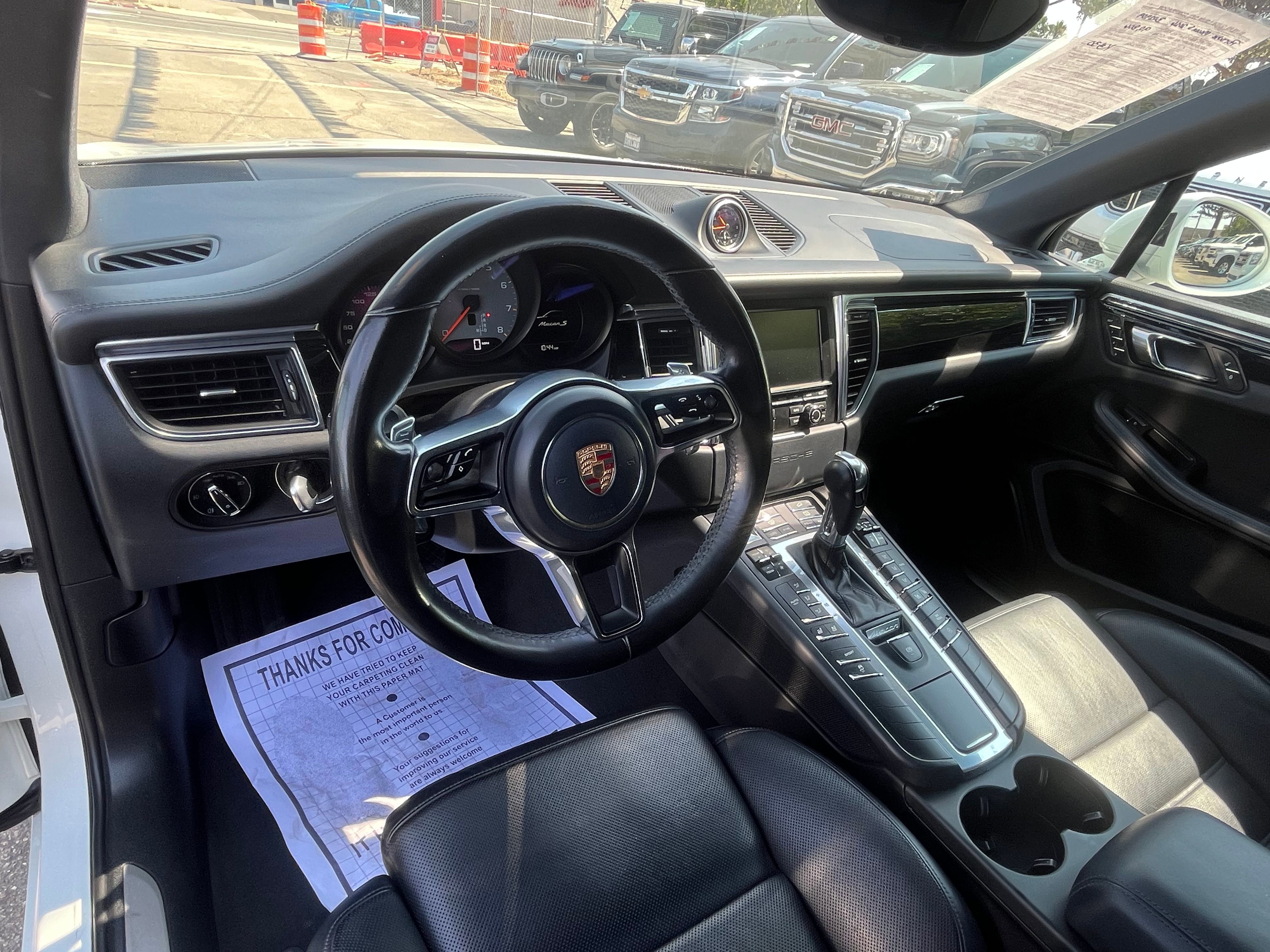 Vehicle image 25 of 82