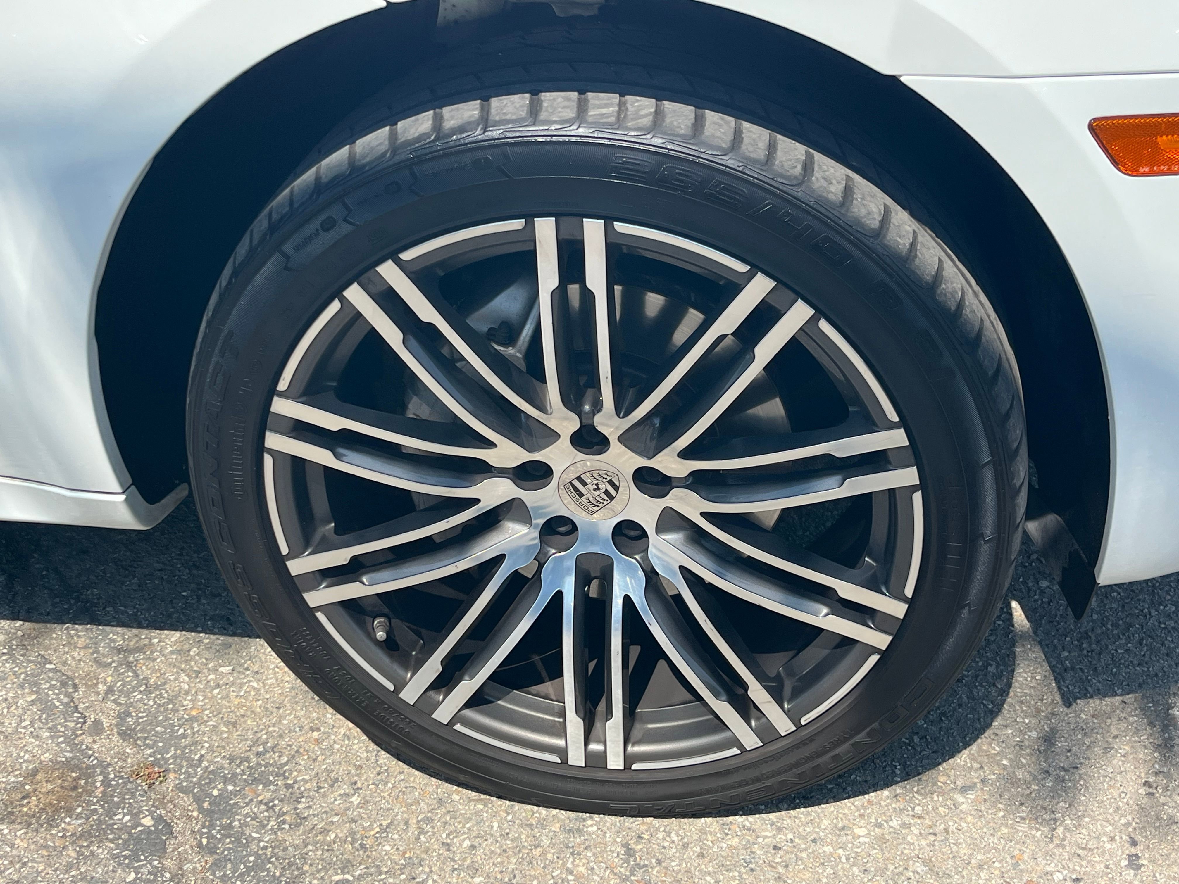 Vehicle image 11 of 82