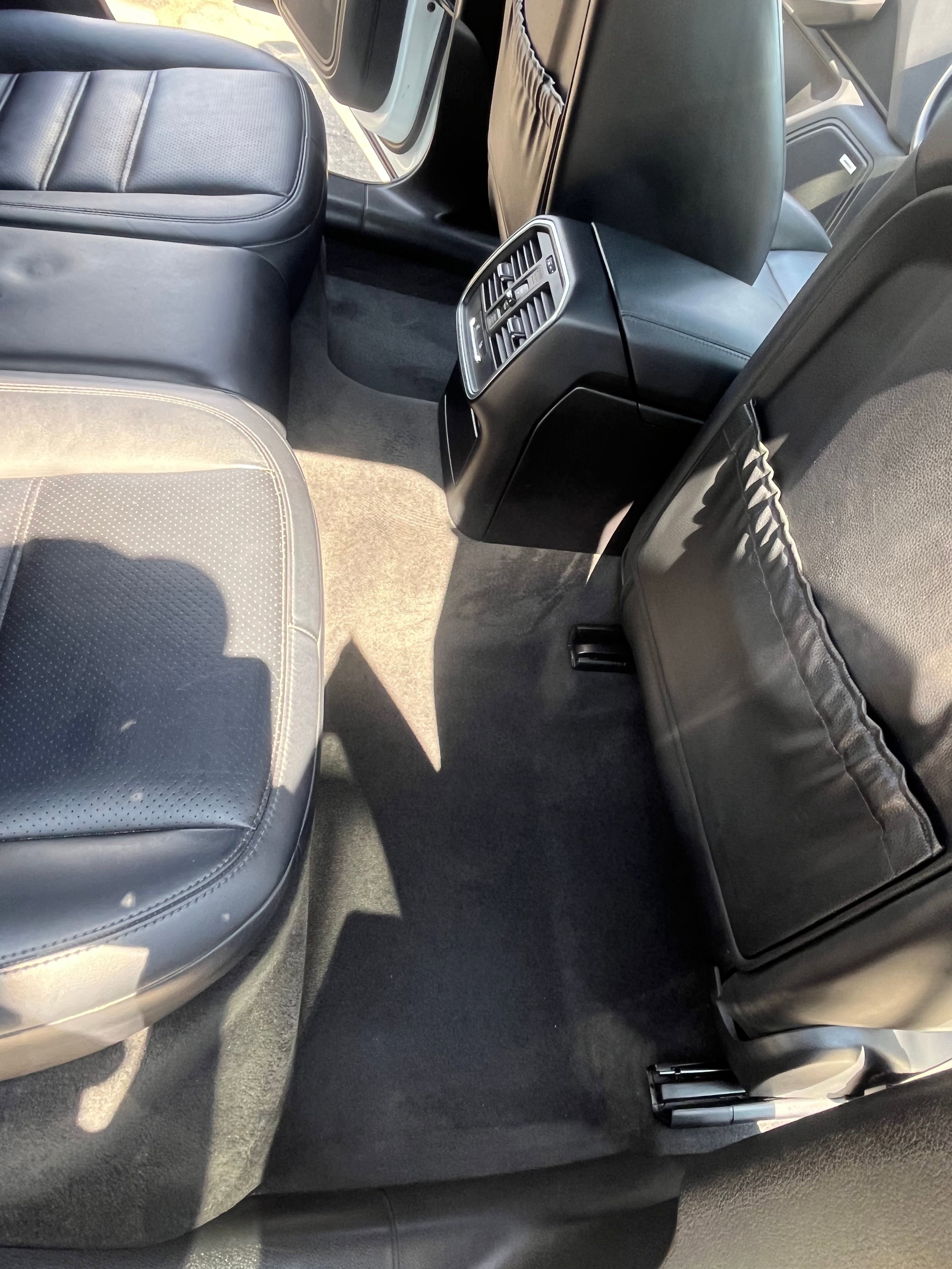 Vehicle image 22 of 82