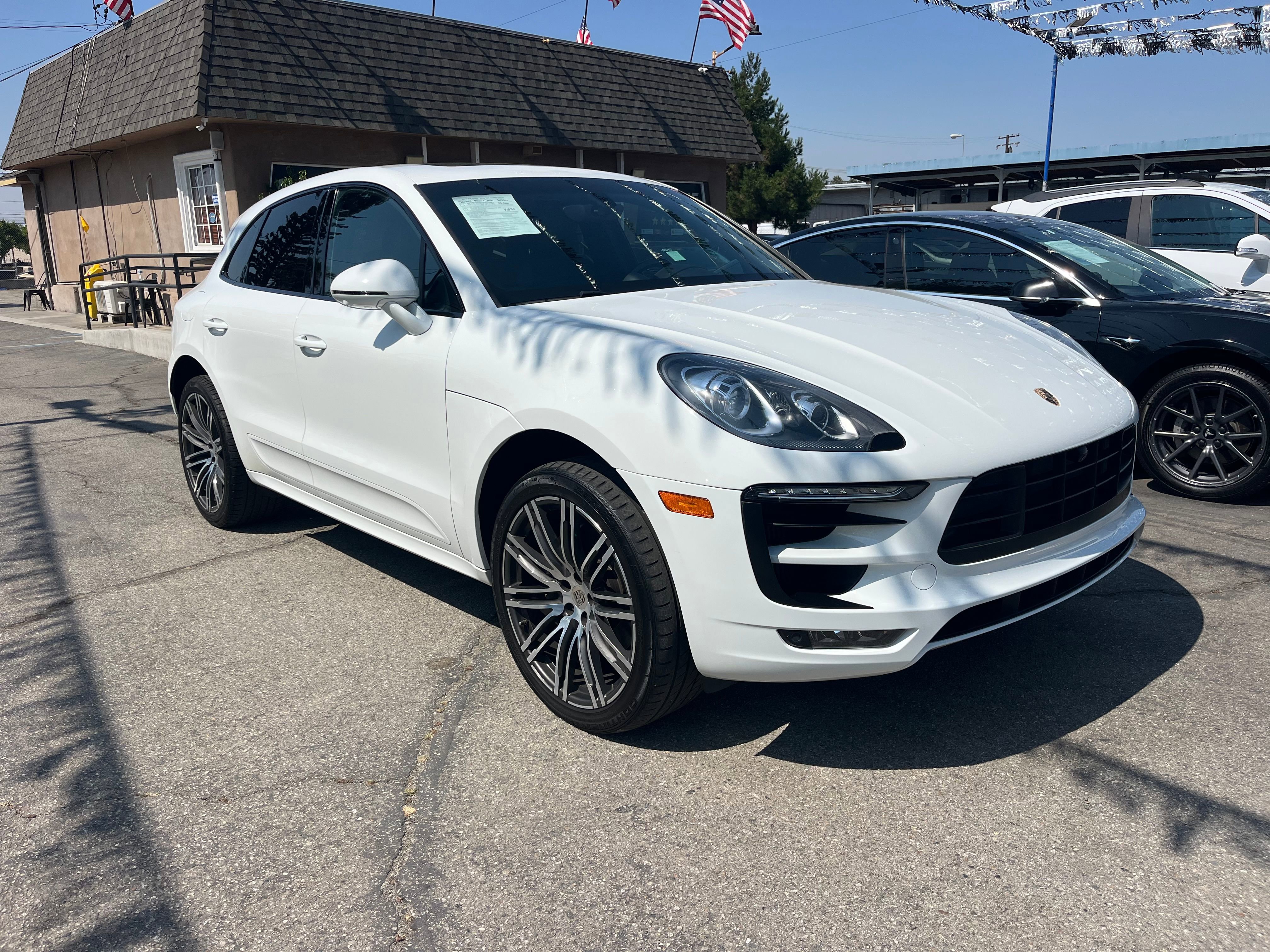 Vehicle image 5 of 82