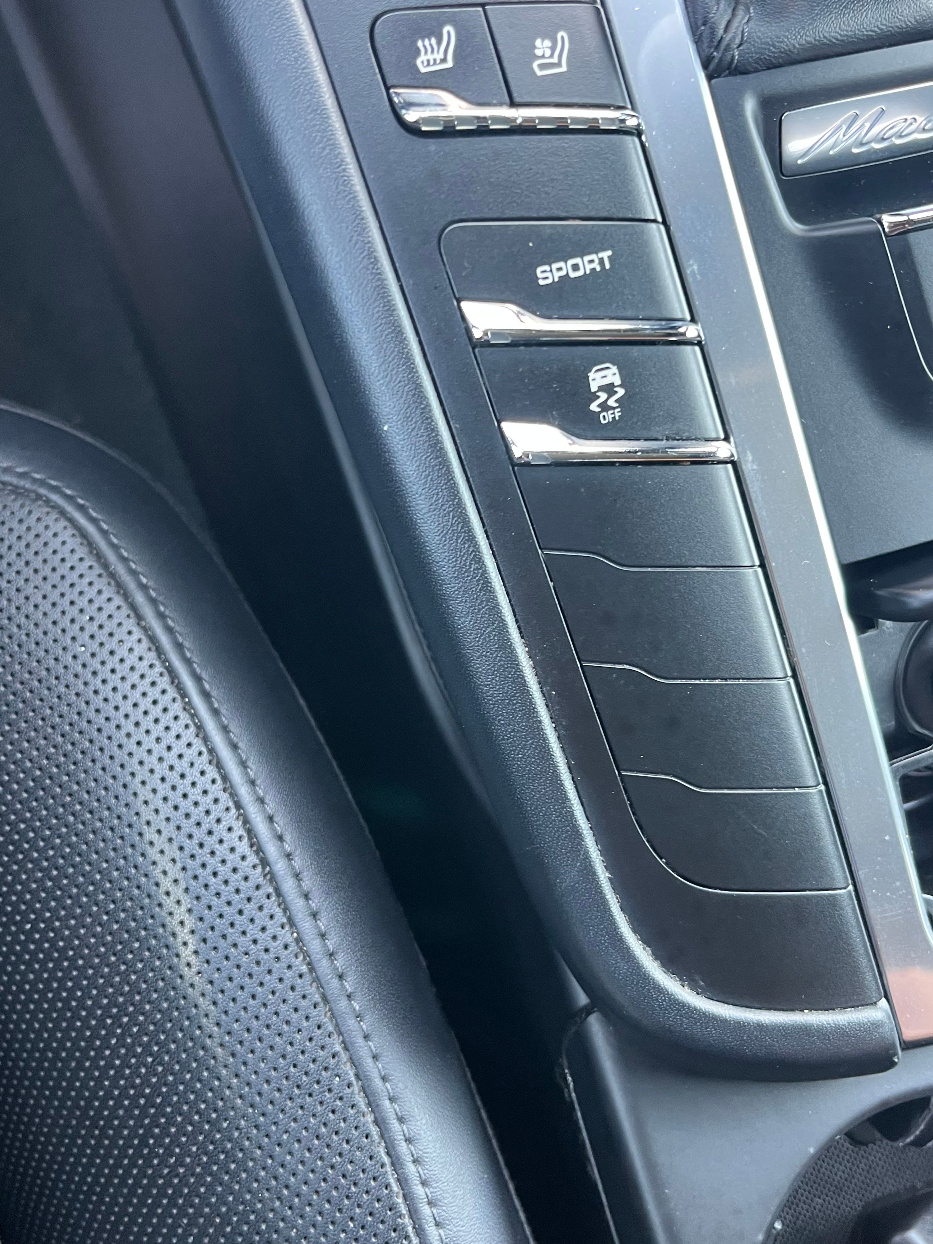 Vehicle image 46 of 82