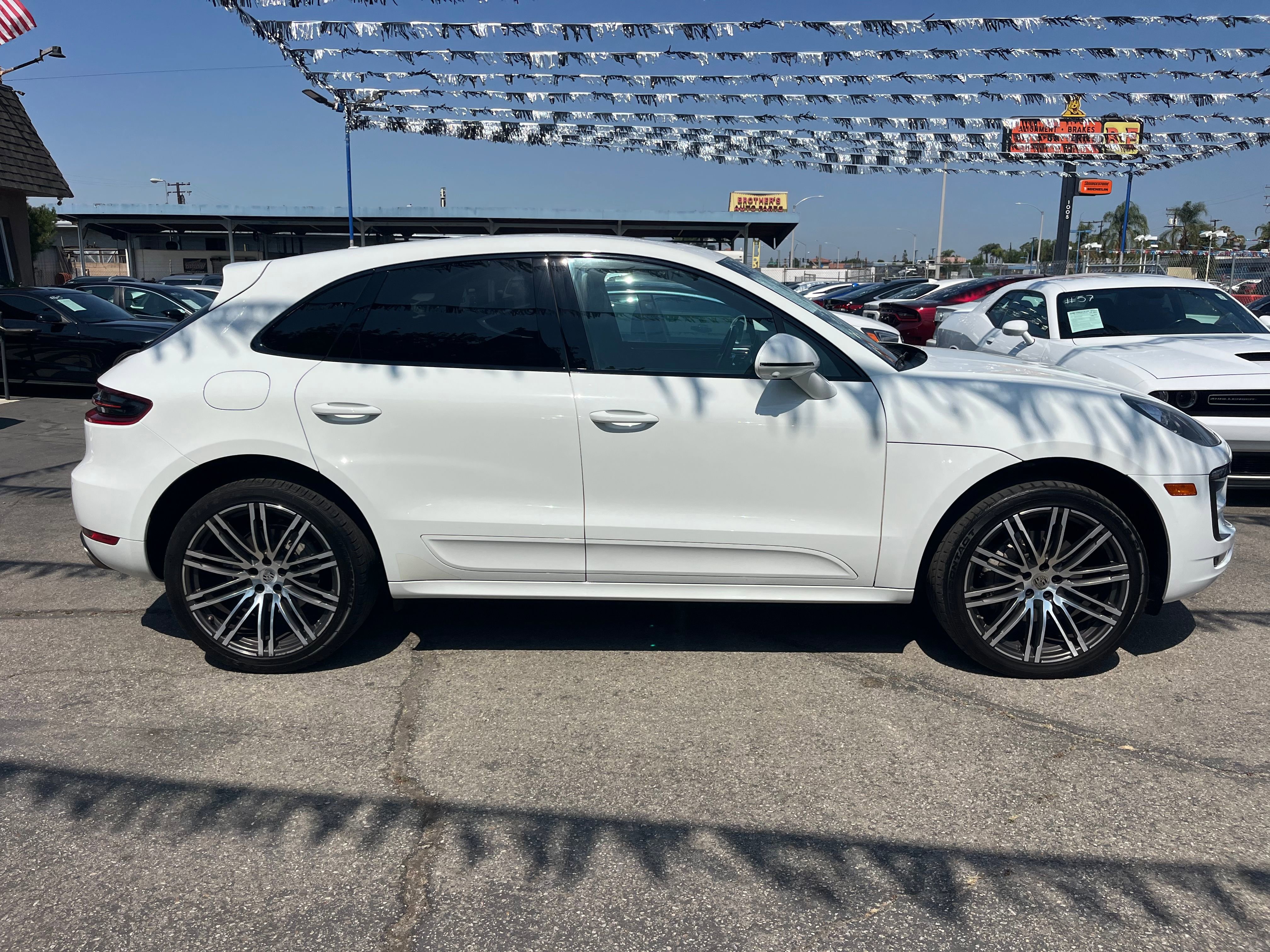 Vehicle image 7 of 82