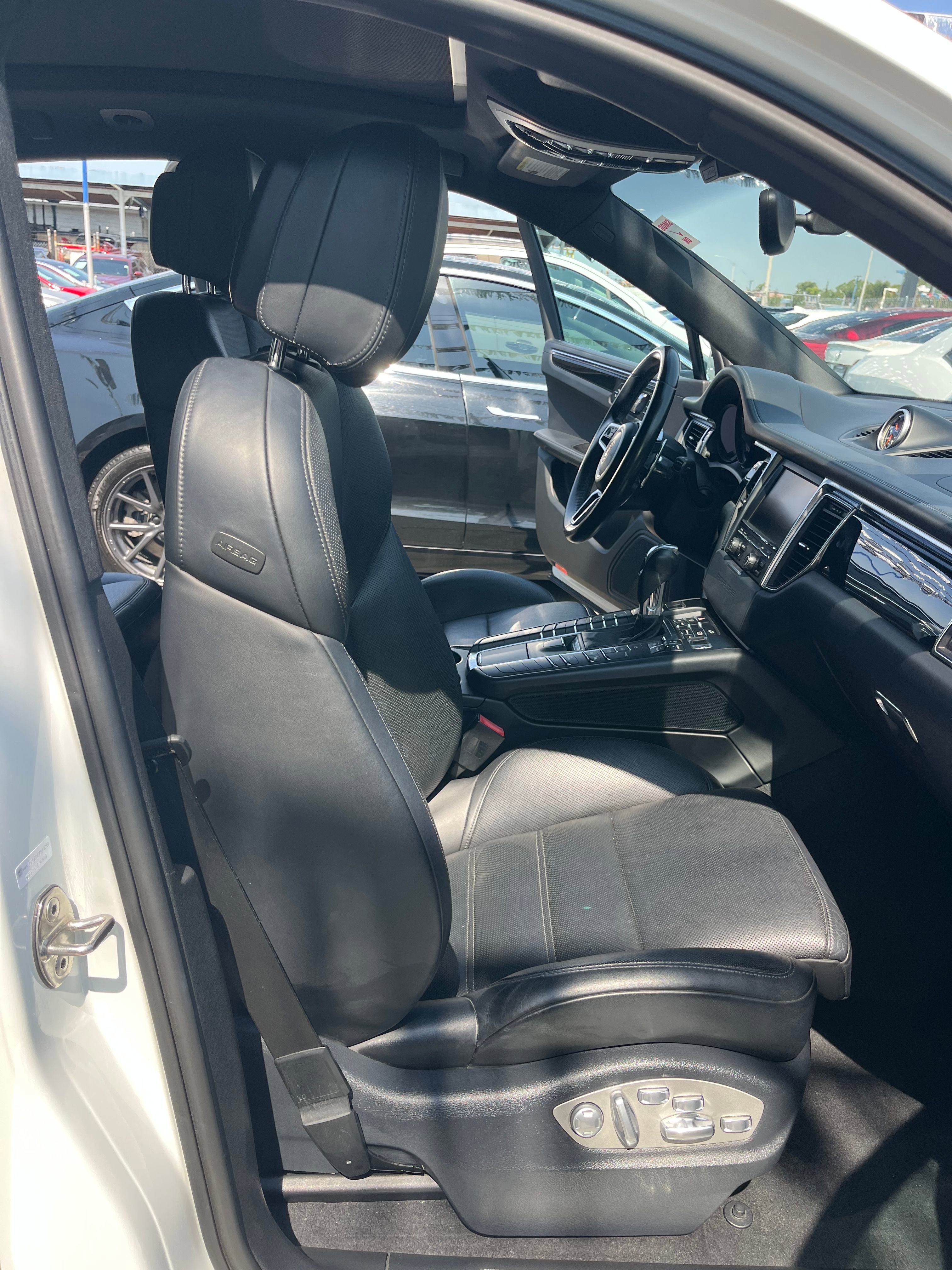 Vehicle image 23 of 82