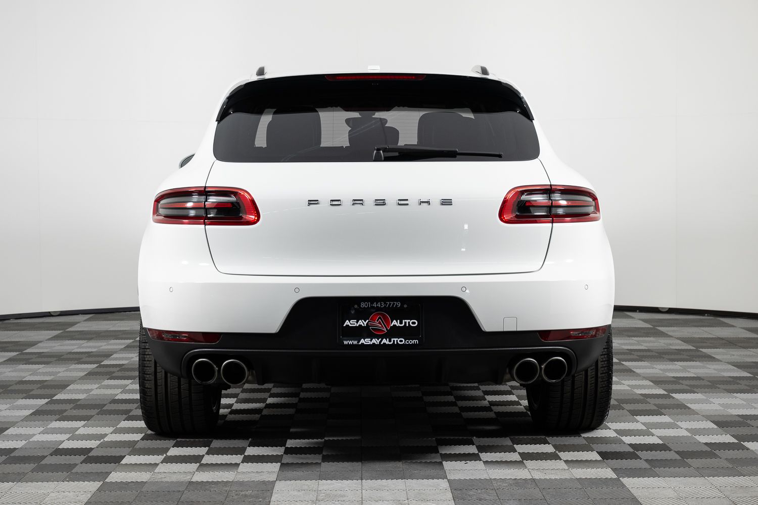 2016 Porsche Macan S Image 8 of 44