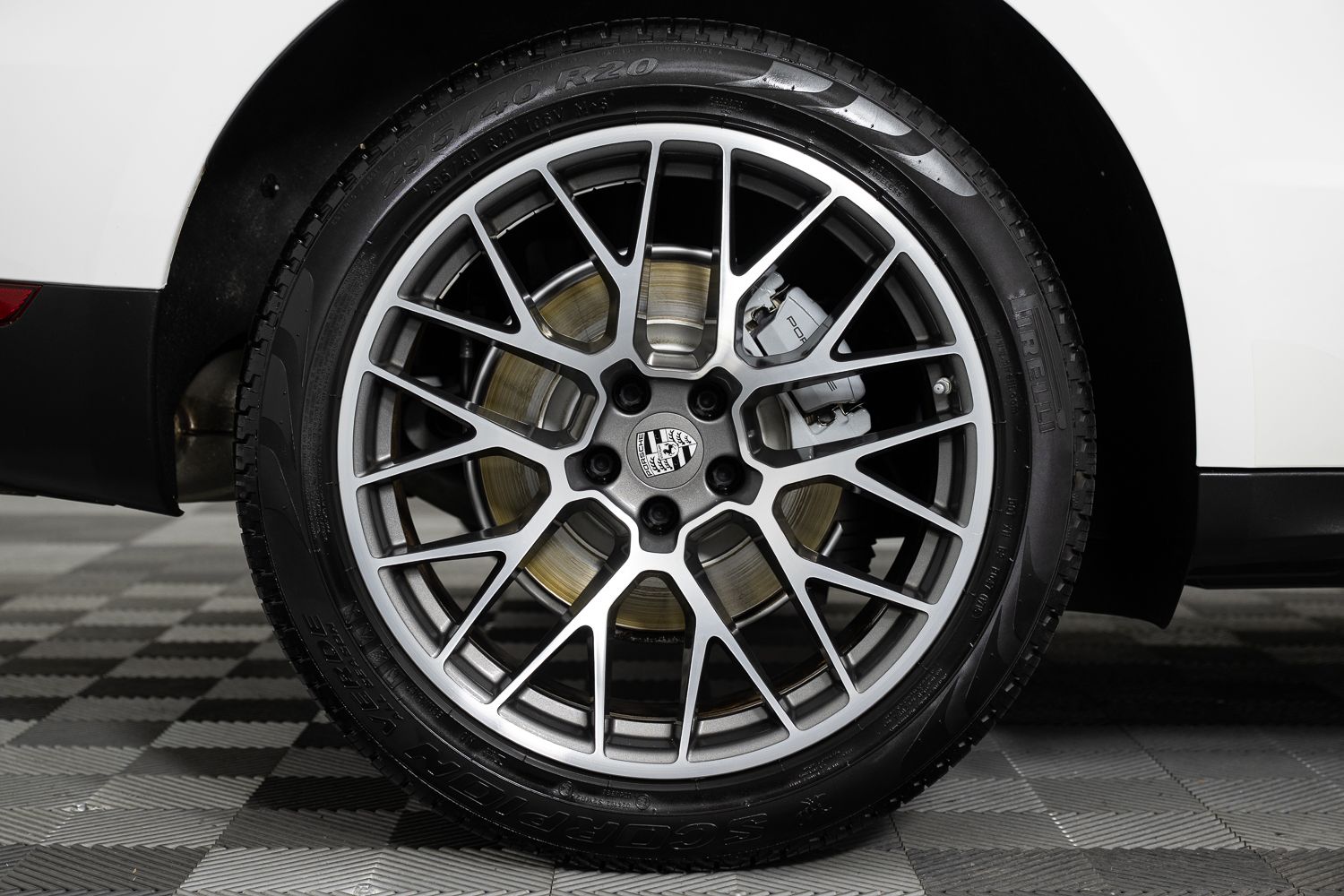 2016 Porsche Macan S Image 15 of 44