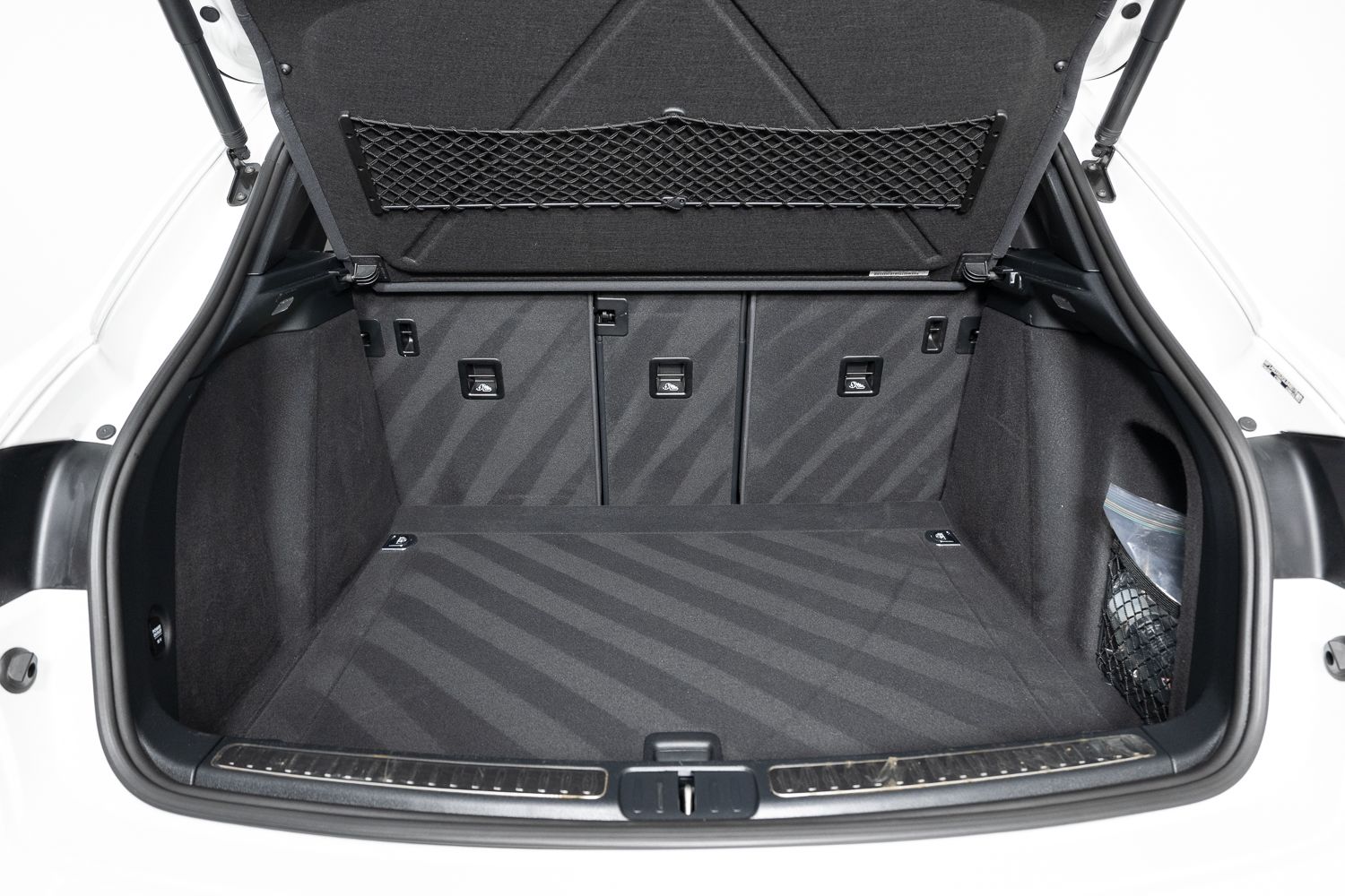 2016 Porsche Macan S Image 16 of 44