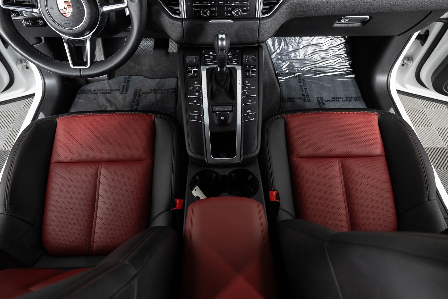 2016 Porsche Macan S Image 44 of 44