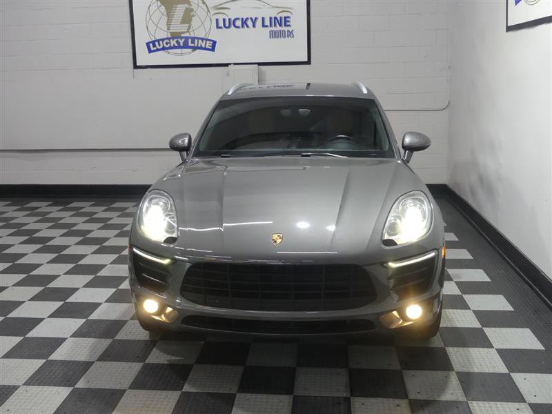 2016 Porsche Macan S Image 3 of 44