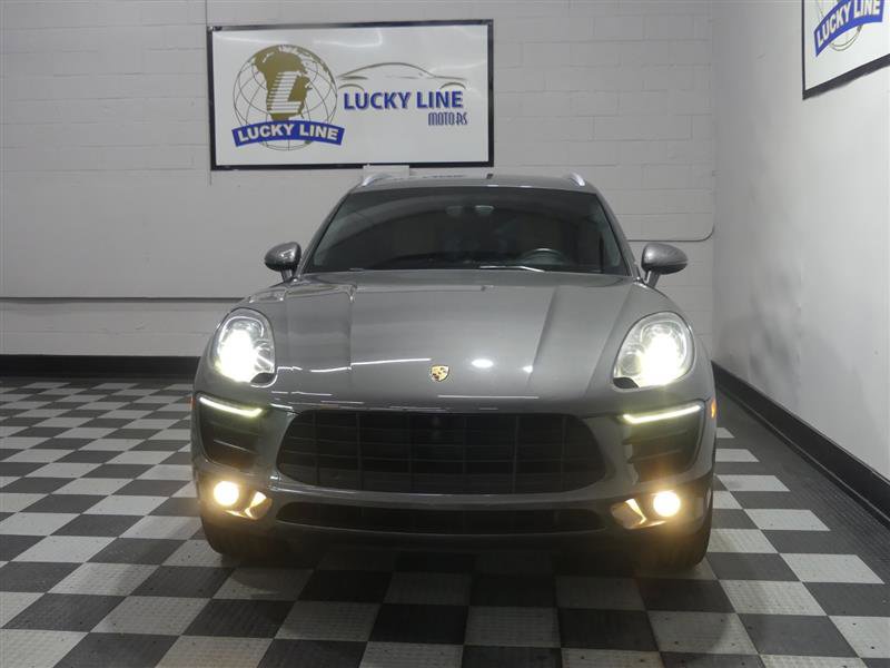 2016 Porsche Macan S Image 2 of 44
