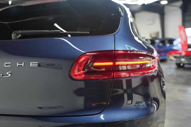 2016 Porsche Macan S Image 56 of 66