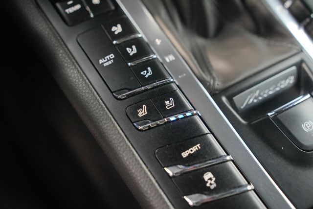 2016 Porsche Macan S Image 53 of 66