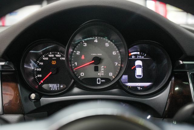 2016 Porsche Macan S Image 44 of 66