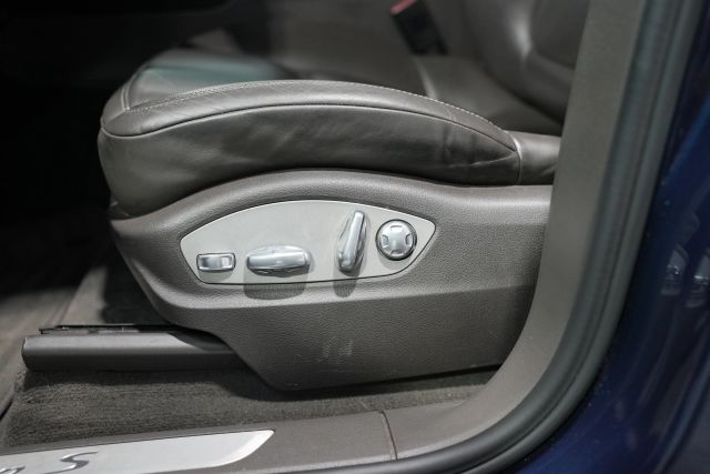 2016 Porsche Macan S Image 52 of 66