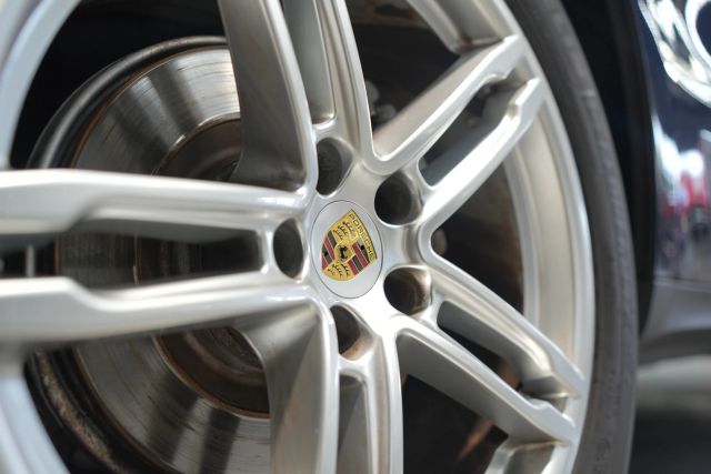 2016 Porsche Macan S Image 27 of 66