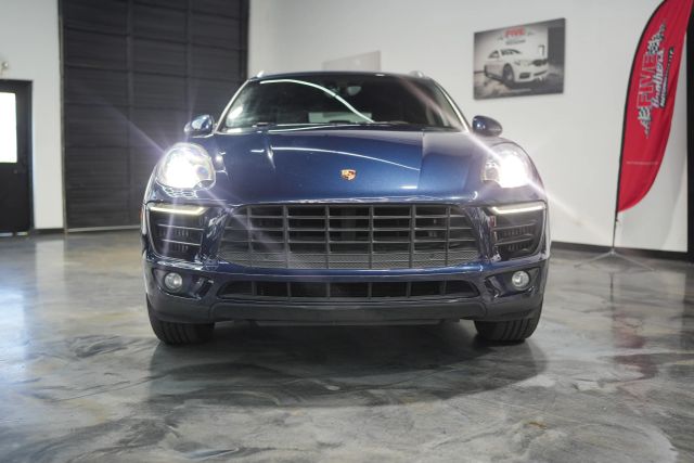 2016 Porsche Macan S Image 5 of 66
