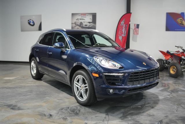 2016 Porsche Macan S Image 7 of 66