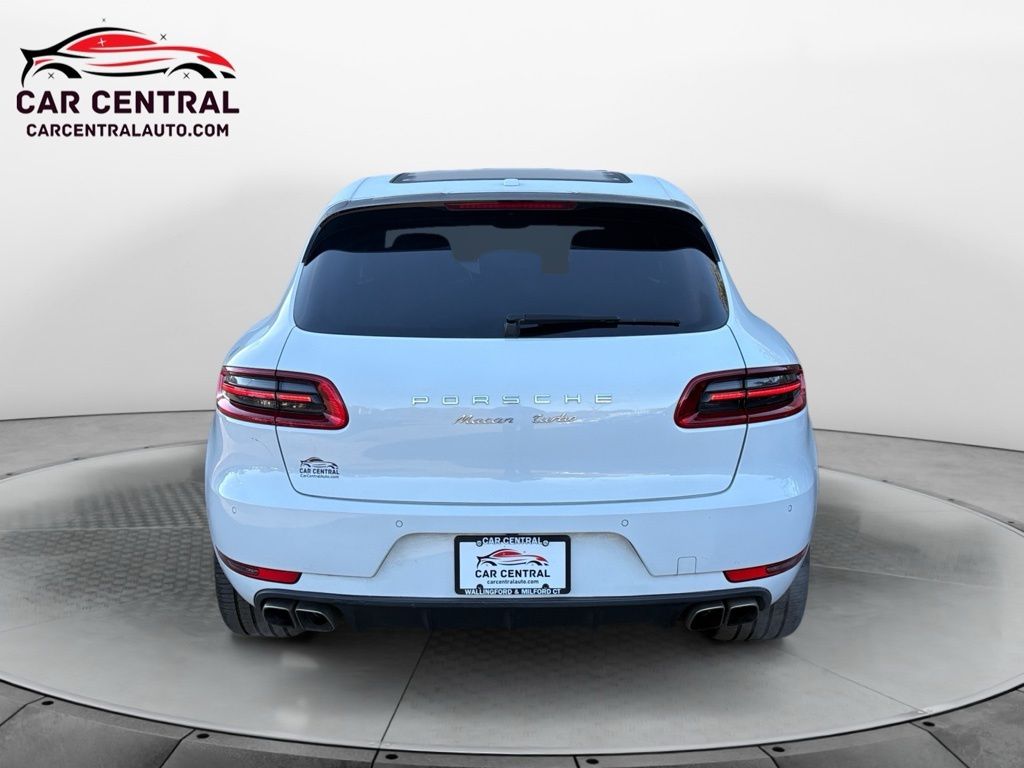 2016 Porsche Macan Turbo Image 6 of 30