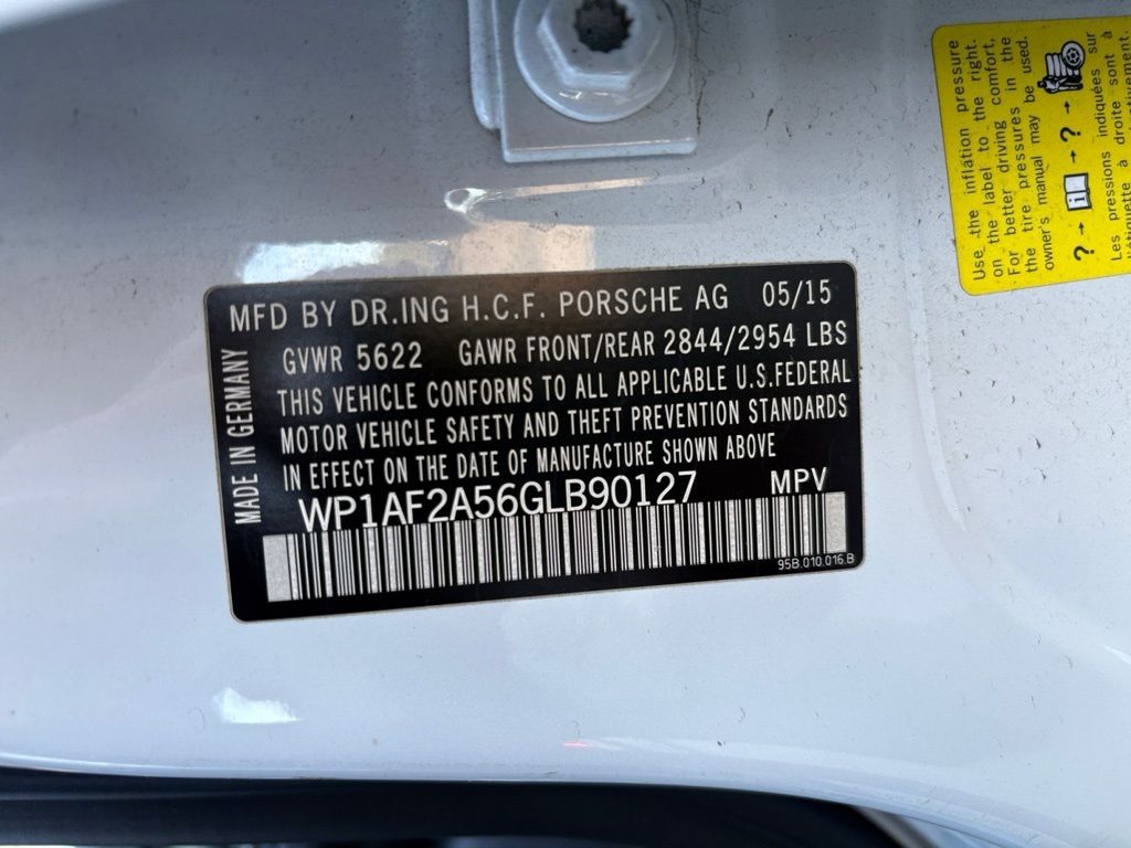 2016 Porsche Macan Turbo Image 25 of 30