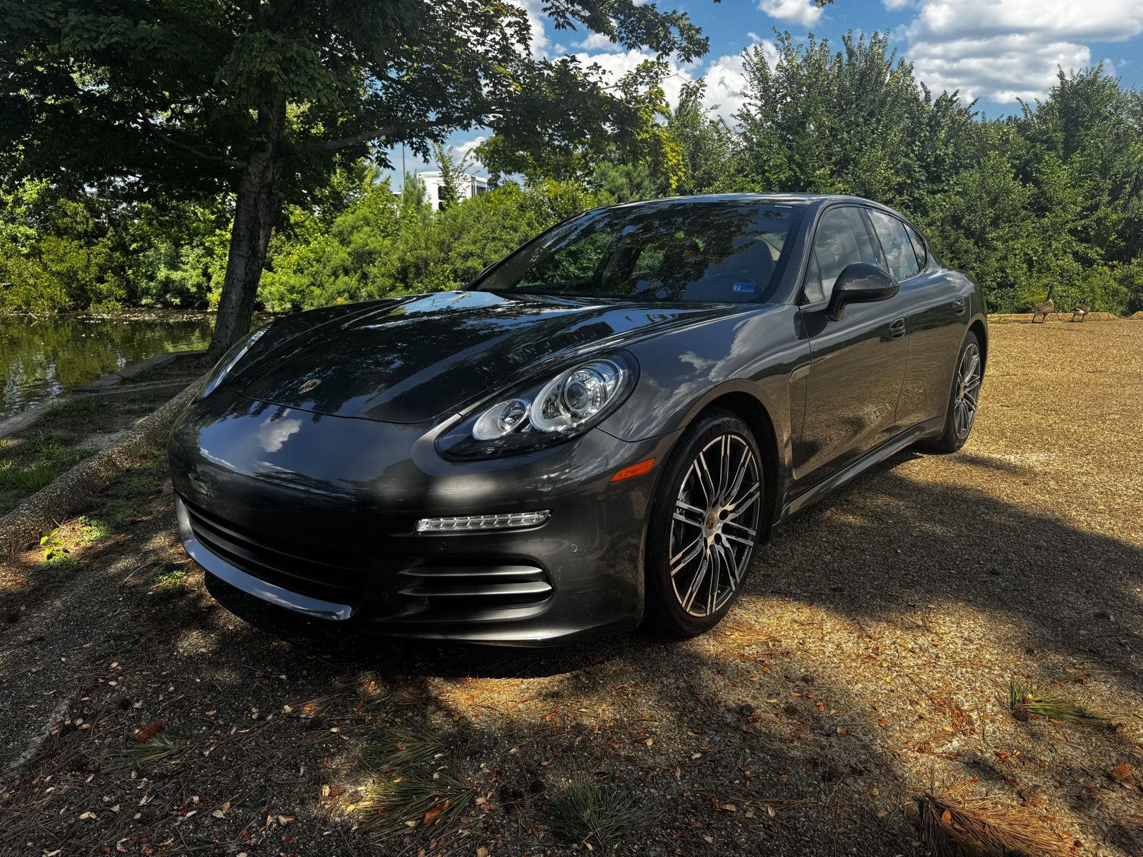2016 Porsche Panamera 4 Image 1 of 20