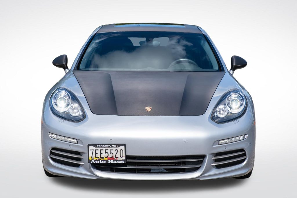 2016 Porsche Panamera 4 Image 2 of 46