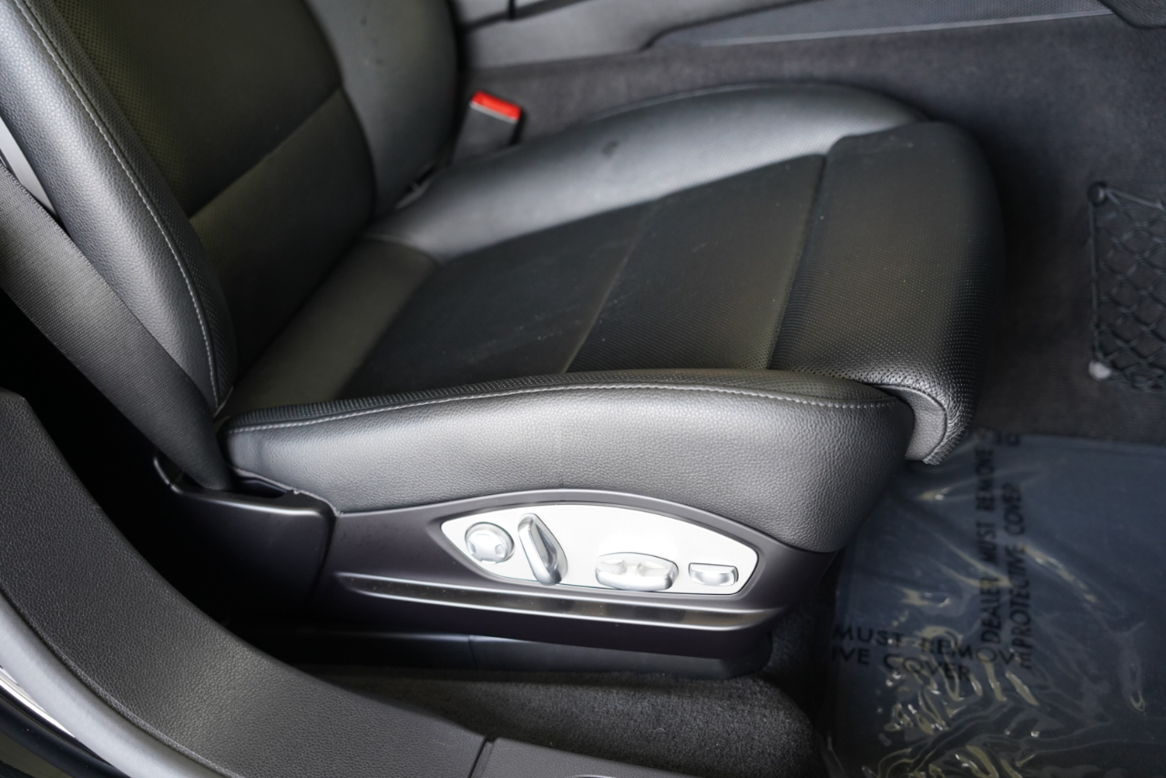 2016 Porsche Panamera Image 37 of 39