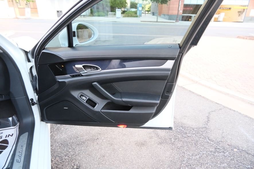 Vehicle image 34 of 41