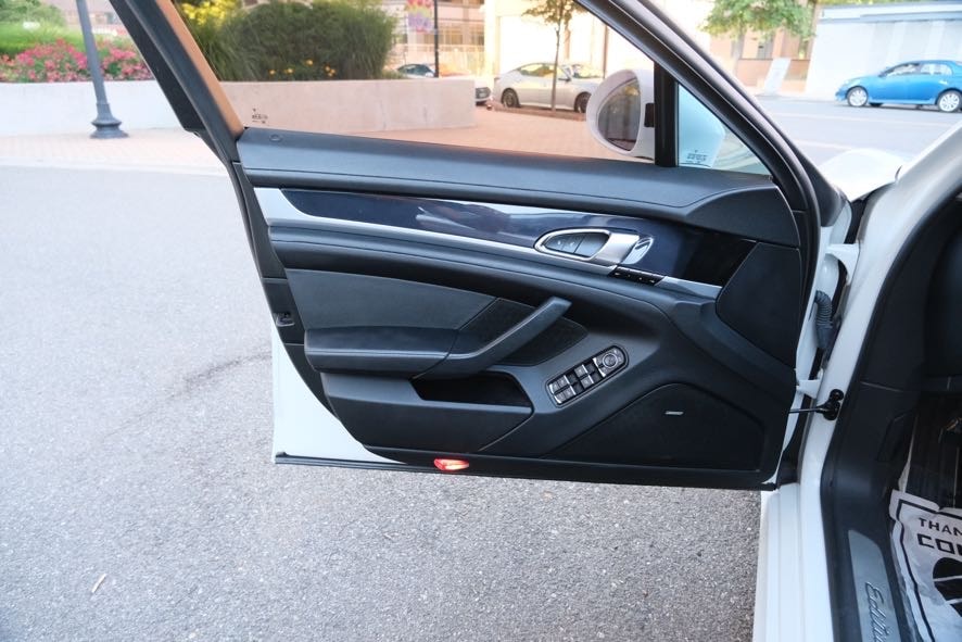 Vehicle image 17 of 41