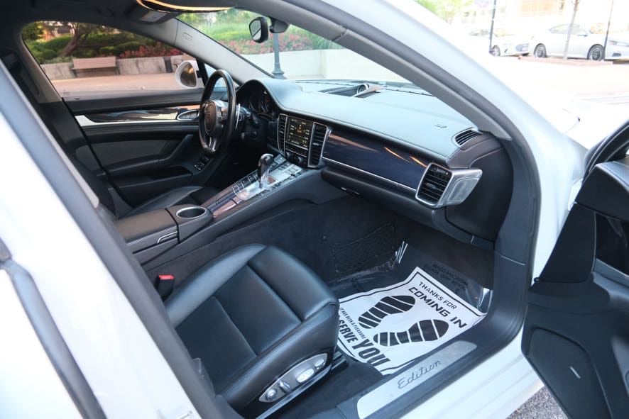 Vehicle image 32 of 41