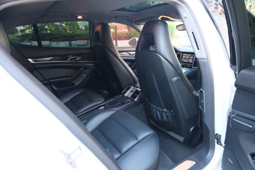 Vehicle image 23 of 41