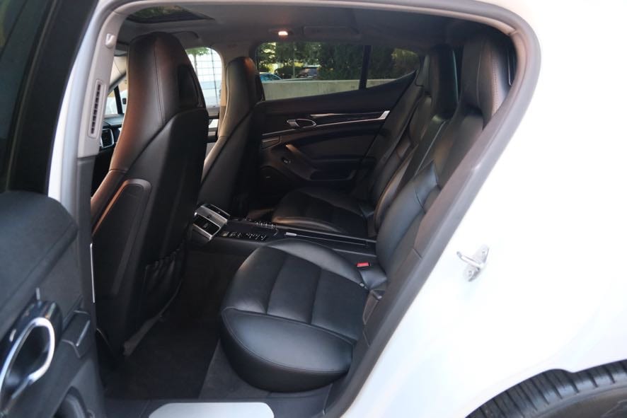 Vehicle image 21 of 41