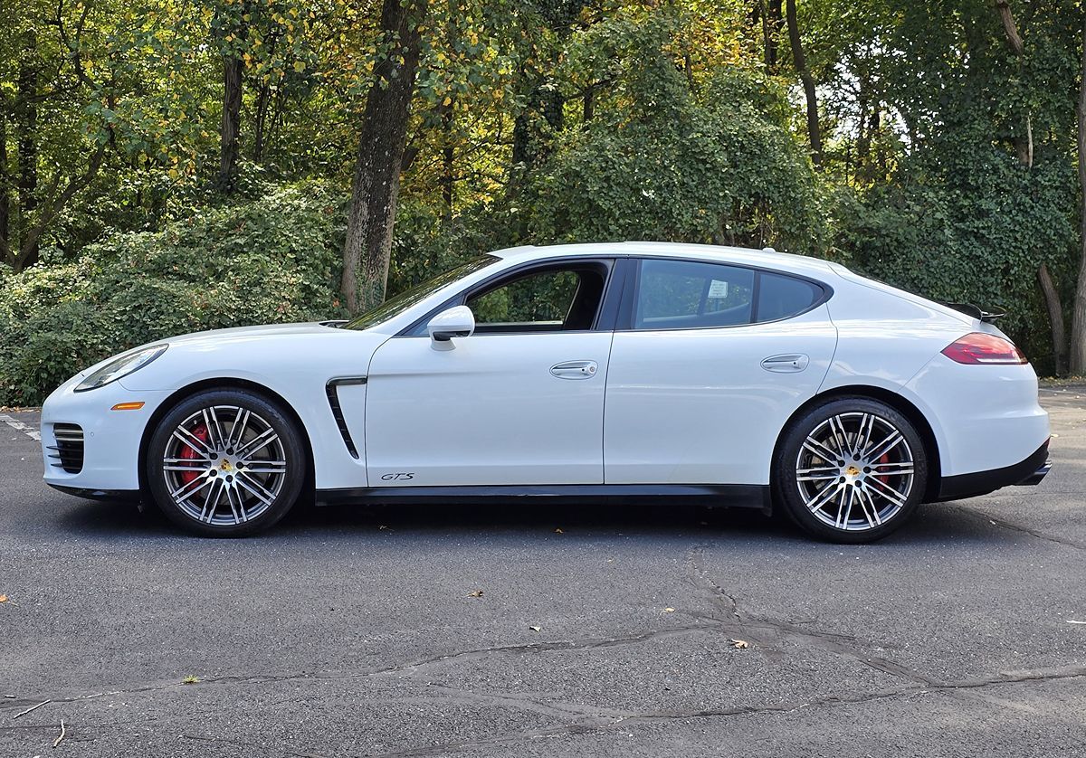 2016 Porsche Panamera GTS Image 9 of 59