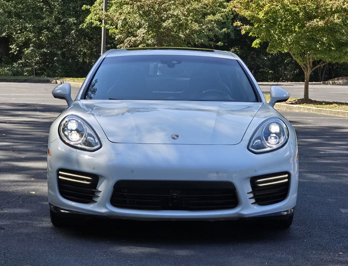 2016 Porsche Panamera GTS Image 3 of 59