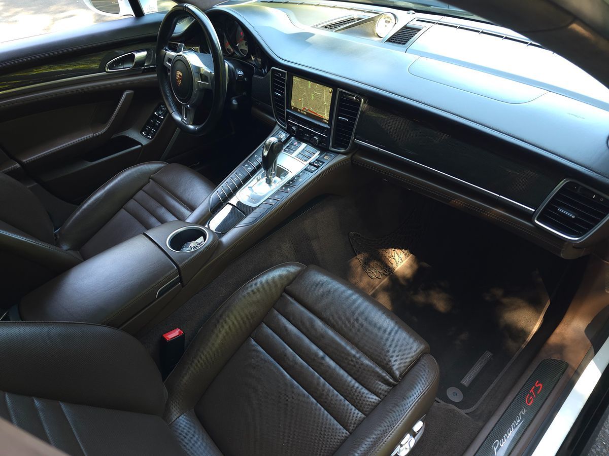 2016 Porsche Panamera GTS Image 24 of 59