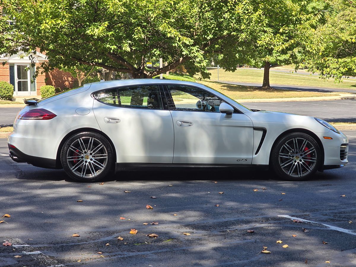2016 Porsche Panamera GTS Image 5 of 59