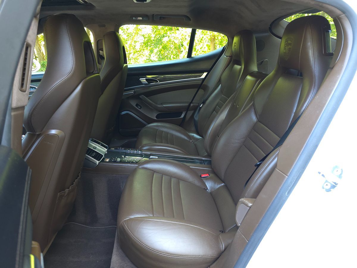 2016 Porsche Panamera GTS Image 16 of 59