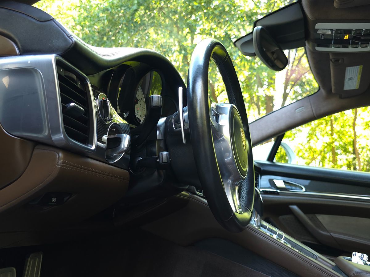 2016 Porsche Panamera GTS Image 47 of 59