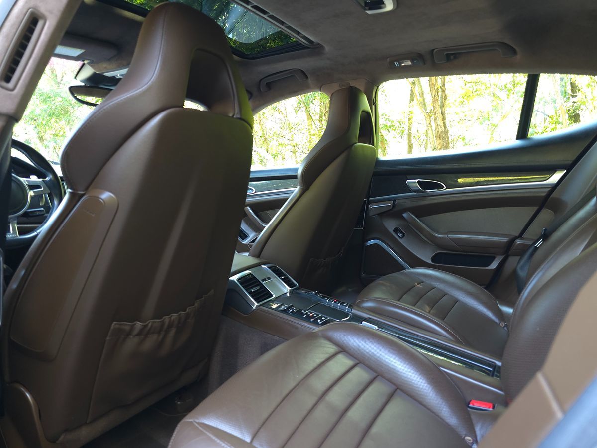 2016 Porsche Panamera GTS Image 17 of 59