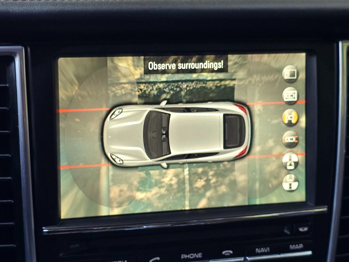 2016 Porsche Panamera GTS Image 33 of 59