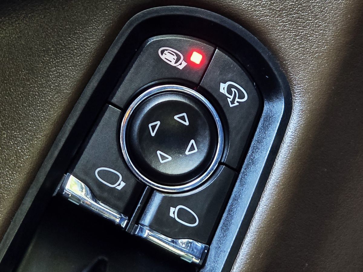 2016 Porsche Panamera GTS Image 43 of 59