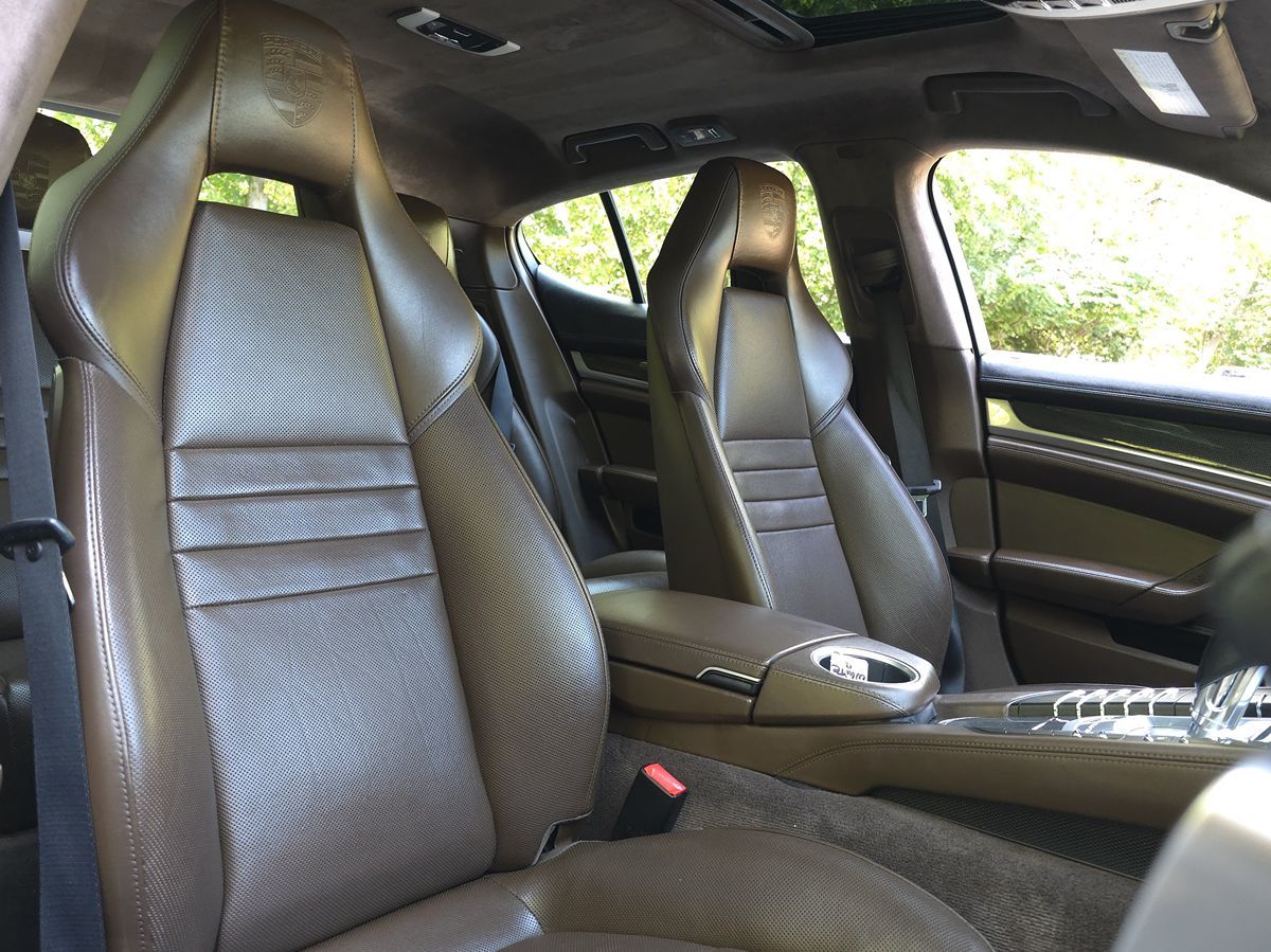 2016 Porsche Panamera GTS Image 14 of 59