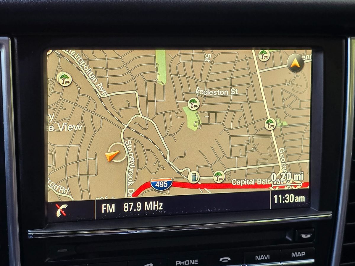 2016 Porsche Panamera GTS Image 30 of 59