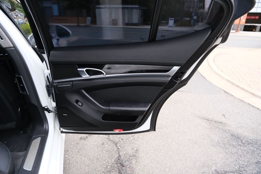 Vehicle image 39 of 43