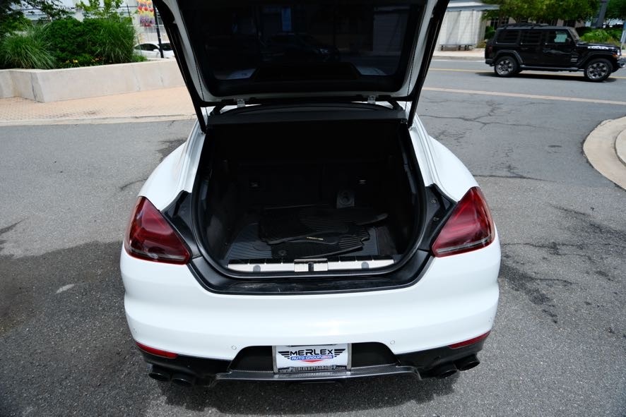 Vehicle image 14 of 43